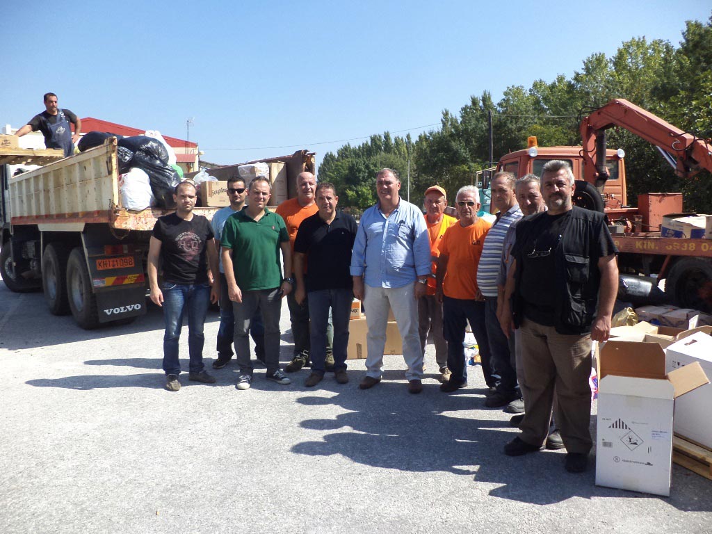 Σε μια κίνηση αλληλεγγύης από τους πολίτες της Δυτικής Μακεδονίας η Περιφέρεια παρέδωσε ανθρωπιστική βοήθεια για τους πρόσφυγες που βρίσκονται στην Ειδομένη Κιλκίς 6